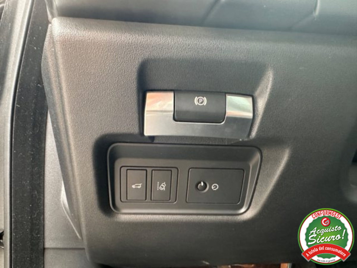 Jaguar E-Pace 2.0D 150 CV (16)