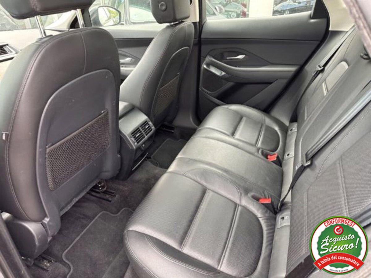 Jaguar E-Pace 2.0D 150 CV (20)