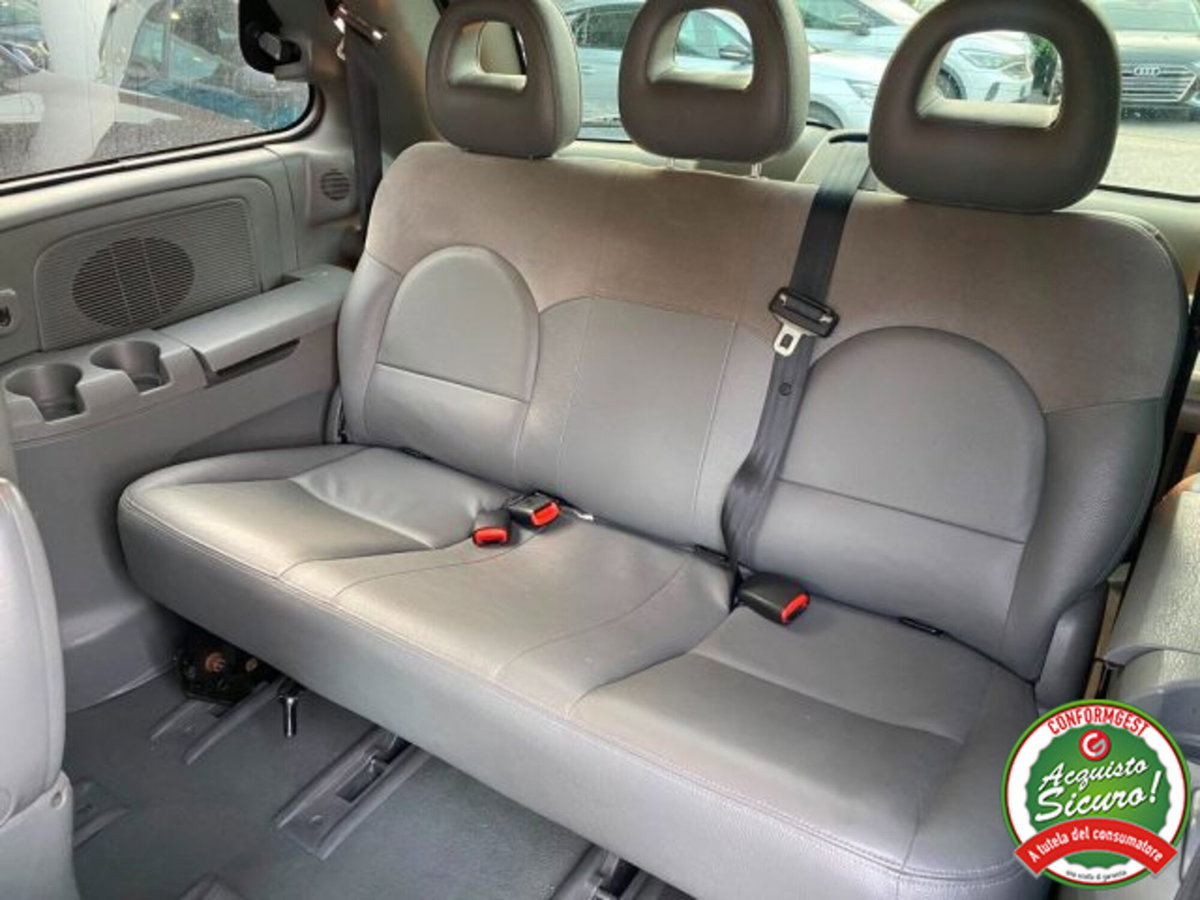 Chrysler Voyager 2.5 CRD cat LX Leather (12)