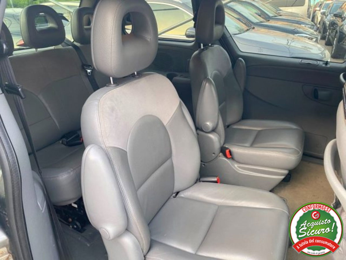 Chrysler Voyager 2.5 CRD cat LX Leather (17)