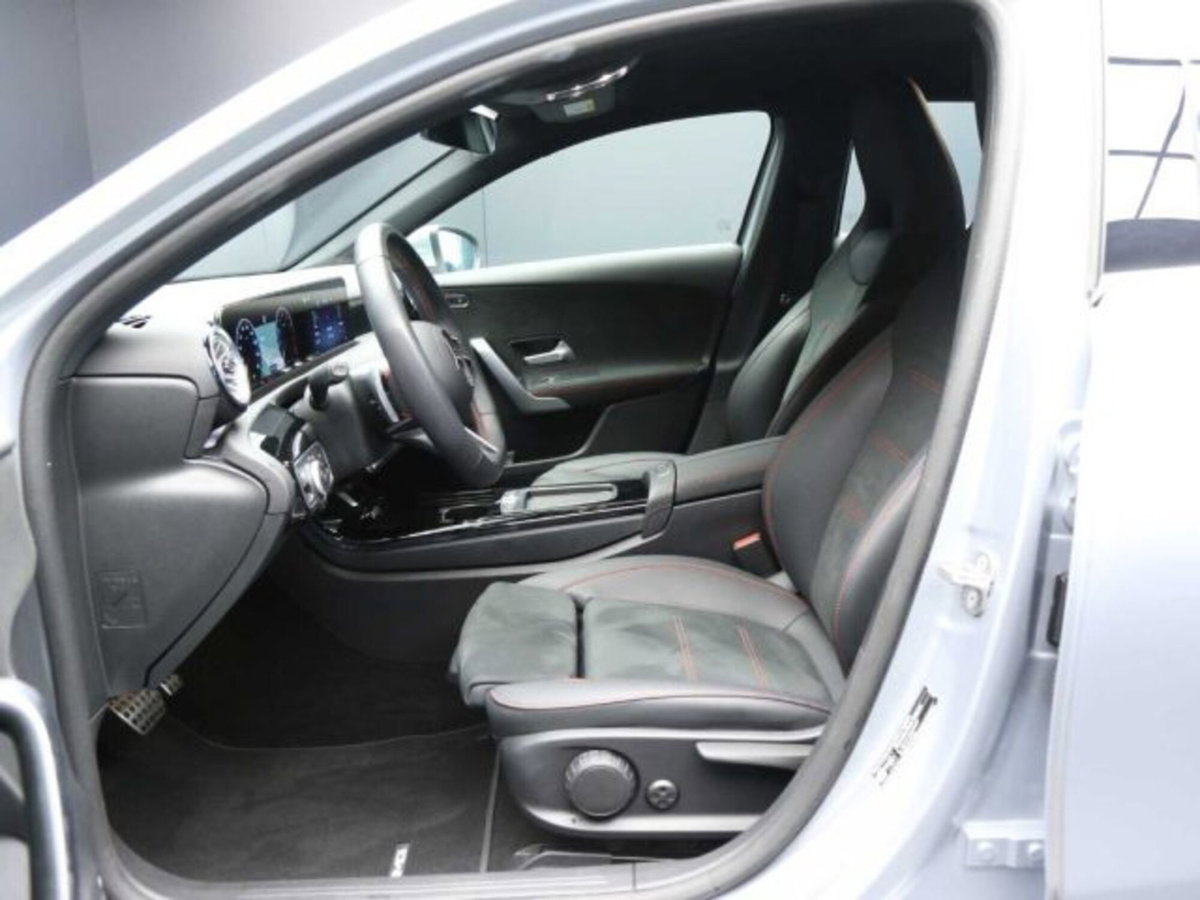 Mercedes-Benz Classe A 180 AMG Line Extra auto (3)