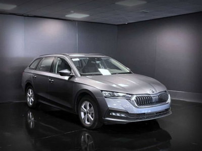 Skoda Octavia Station Wagon 2.0 TDI EVO SCR DSG Wagon Executive (2)