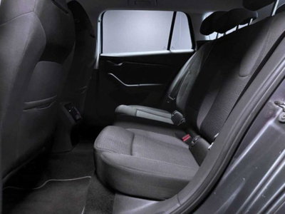 Skoda Octavia Station Wagon 2.0 TDI EVO SCR DSG Wagon Executive (5)