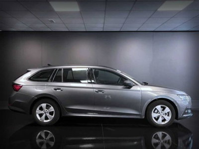 Skoda Octavia Station Wagon 2.0 TDI EVO SCR DSG Wagon Executive (8)