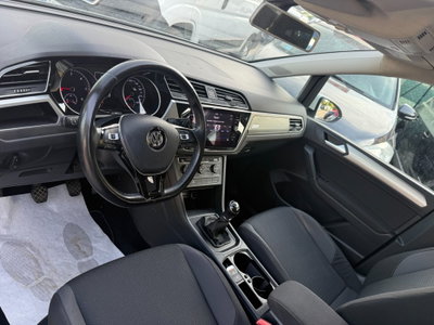 Volkswagen Touran 1.6 TDI 115 CV SCR Executive BlueMotion Technology (19)
