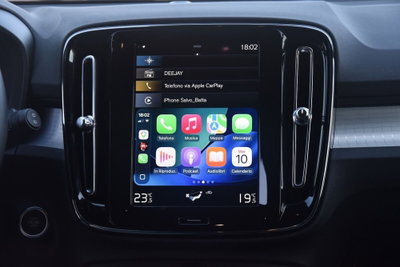 Volvo XC40 T4 Recharge Plug-in Hybrid R-design (11)