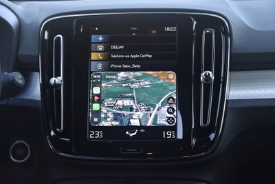 Volvo XC40 T4 Recharge Plug-in Hybrid R-design (12)