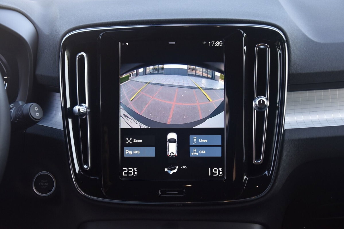 Volvo XC40 T4 Recharge Plug-in Hybrid R-design (13)