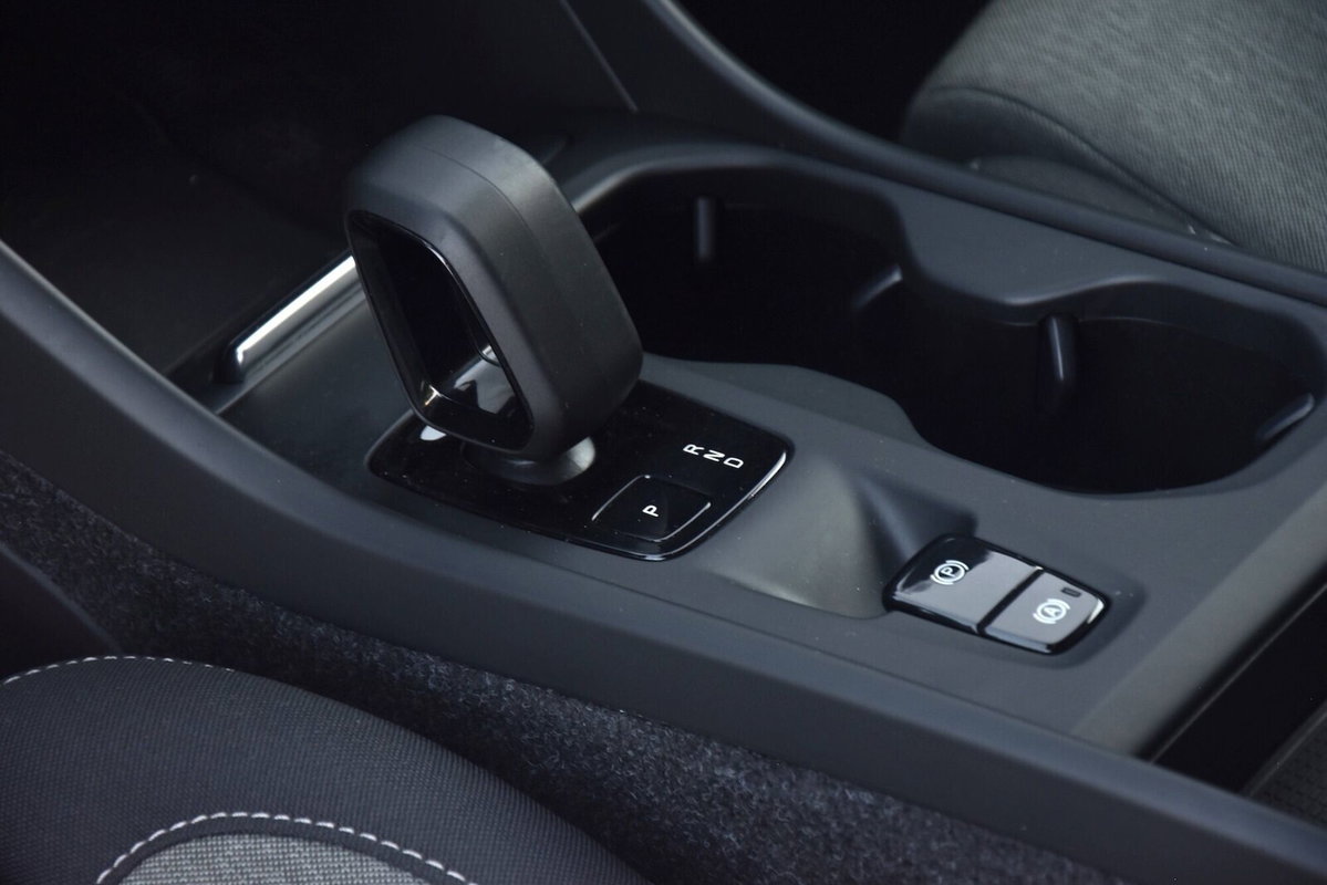 Volvo XC40 T4 Recharge Plug-in Hybrid R-design (16)