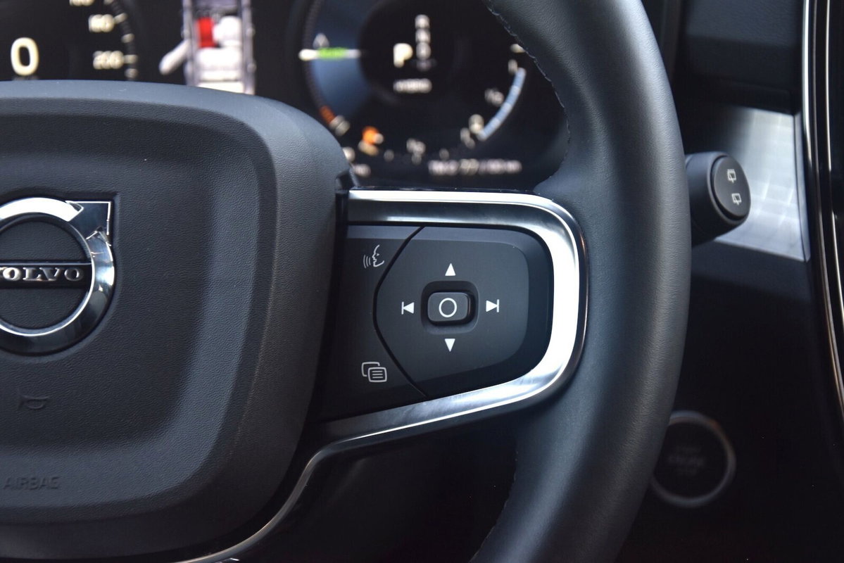Volvo XC40 T4 Recharge Plug-in Hybrid R-design (18)