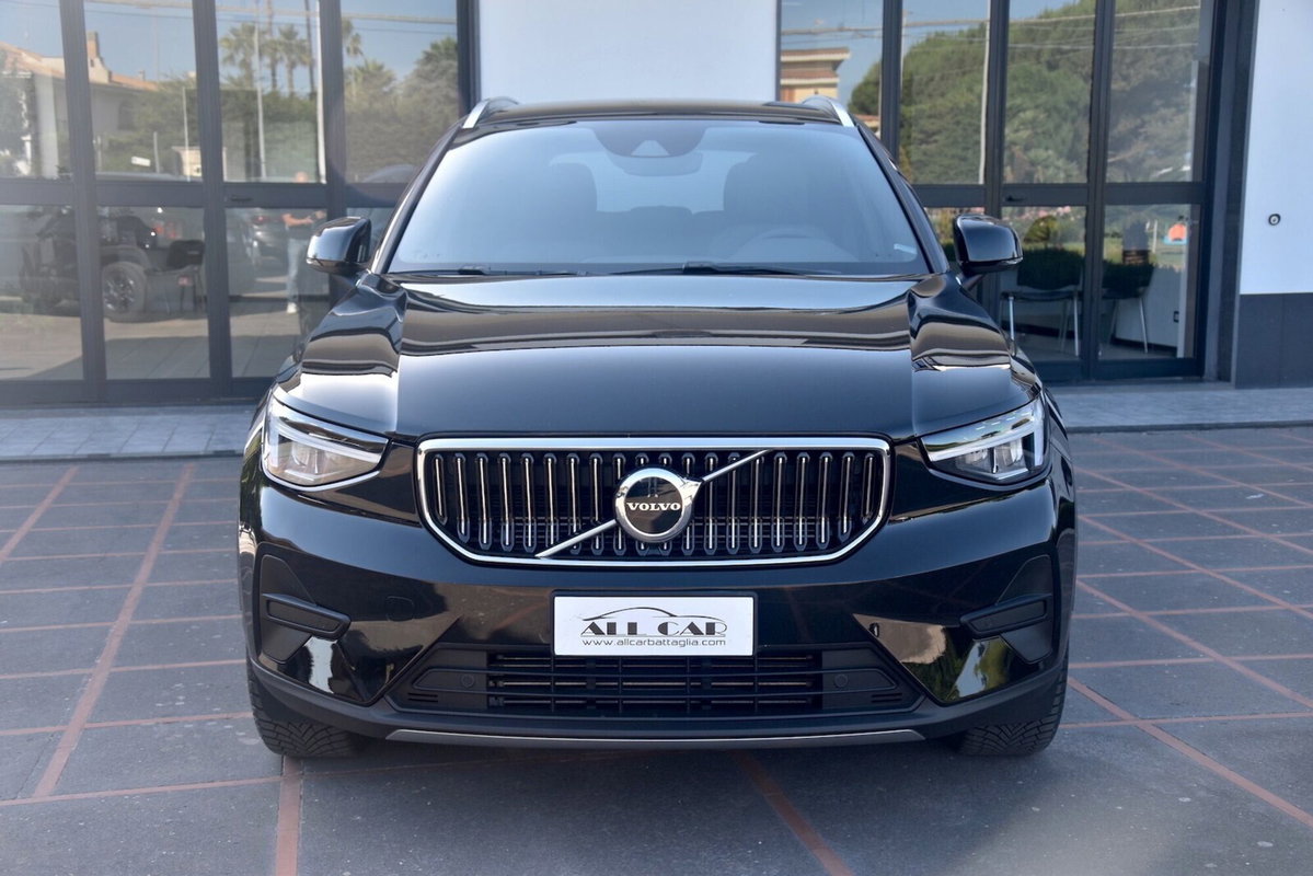 Volvo XC40 T4 Recharge Plug-in Hybrid R-design (2)