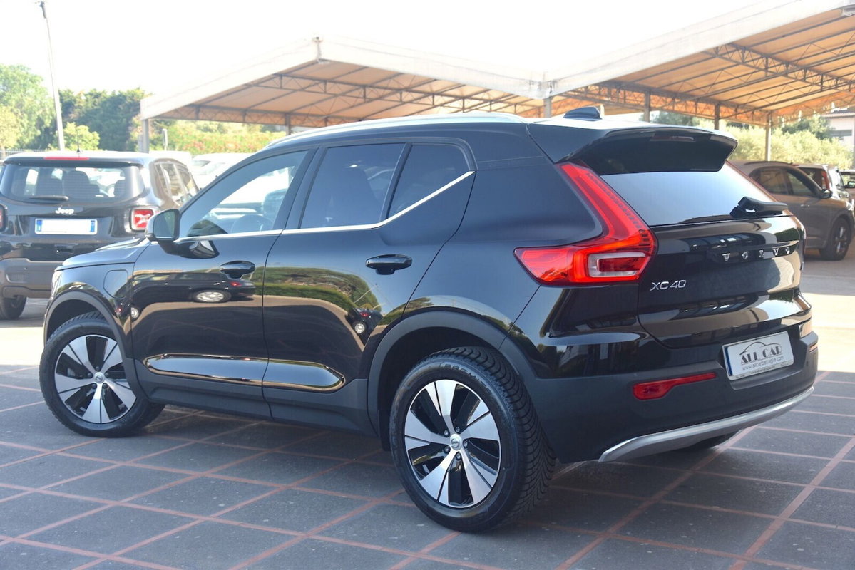 Volvo XC40 T4 Recharge Plug-in Hybrid R-design (5)
