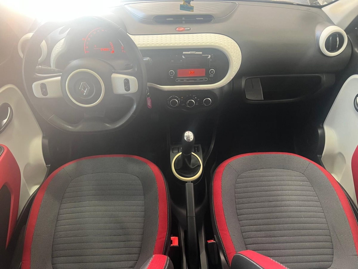 Renault Twingo 1.0 SCe Live (14)