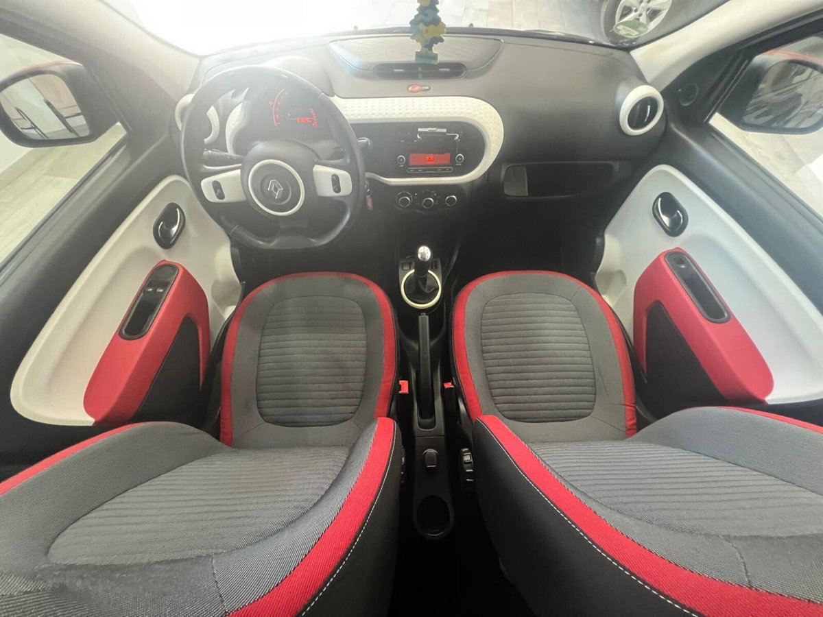 Renault Twingo 1.0 SCe Live (15)
