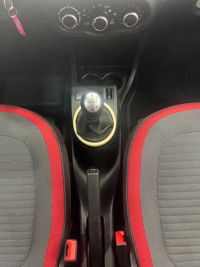 Renault Twingo 1.0 SCe Live (17)