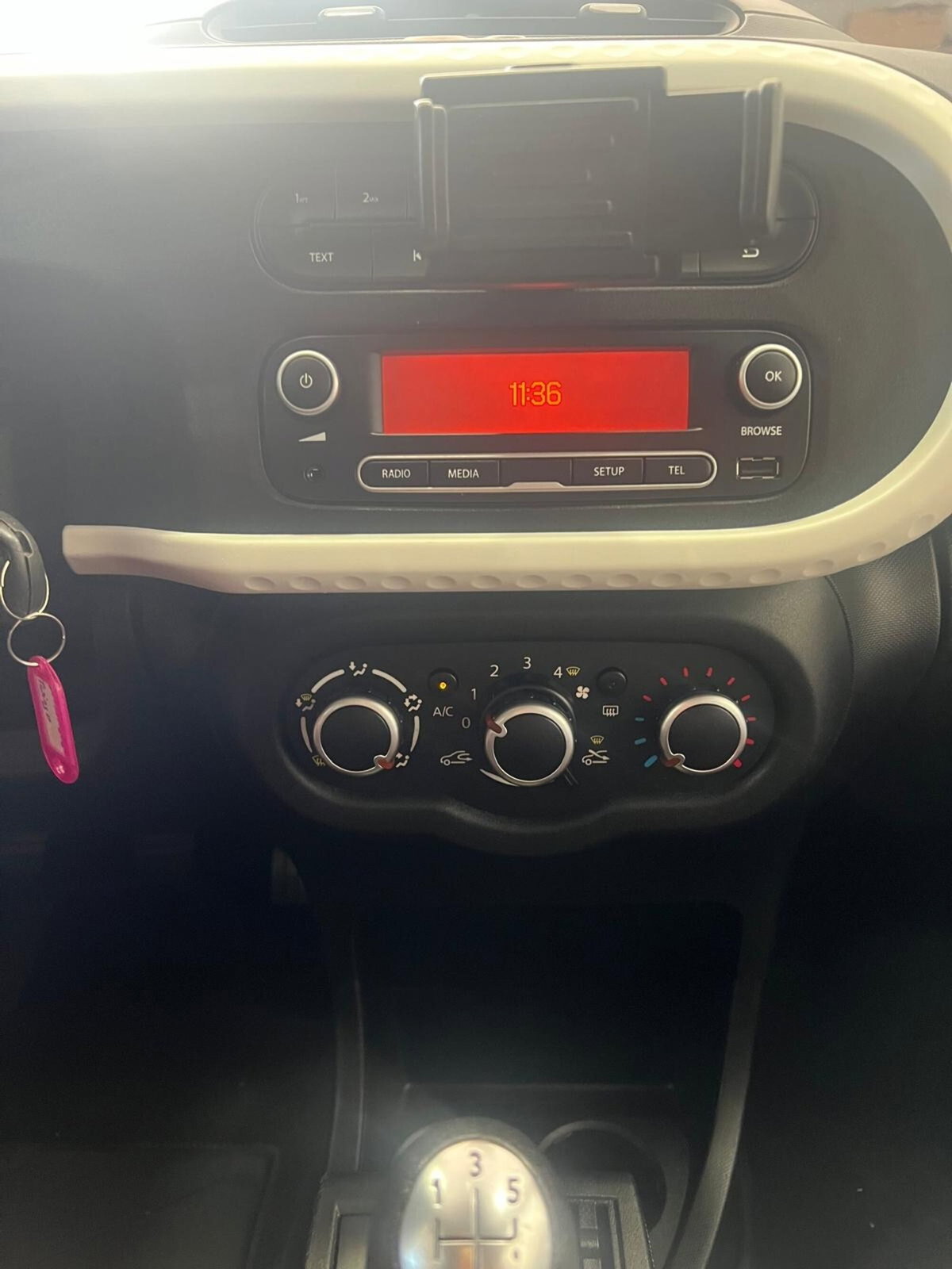Renault Twingo 1.0 SCe Live (18)