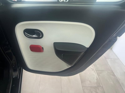 Renault Twingo 1.0 SCe Live (19)