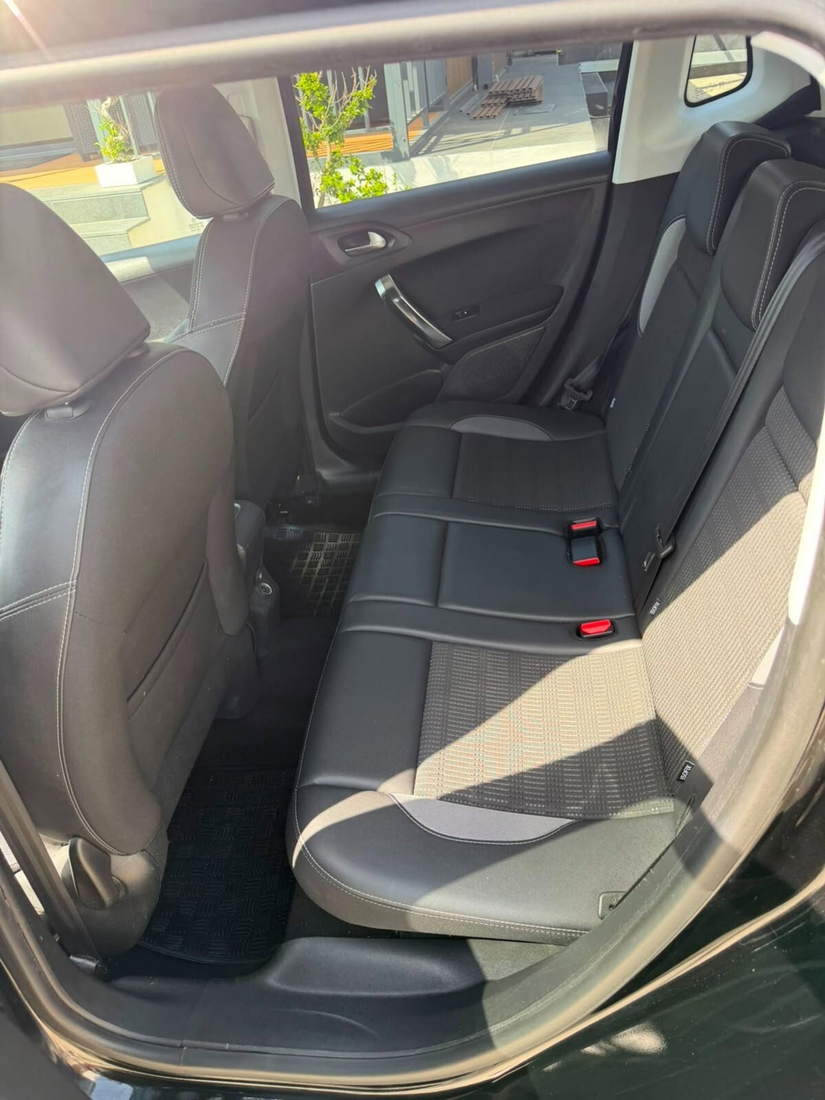 Peugeot 2008 100 Allure (14)