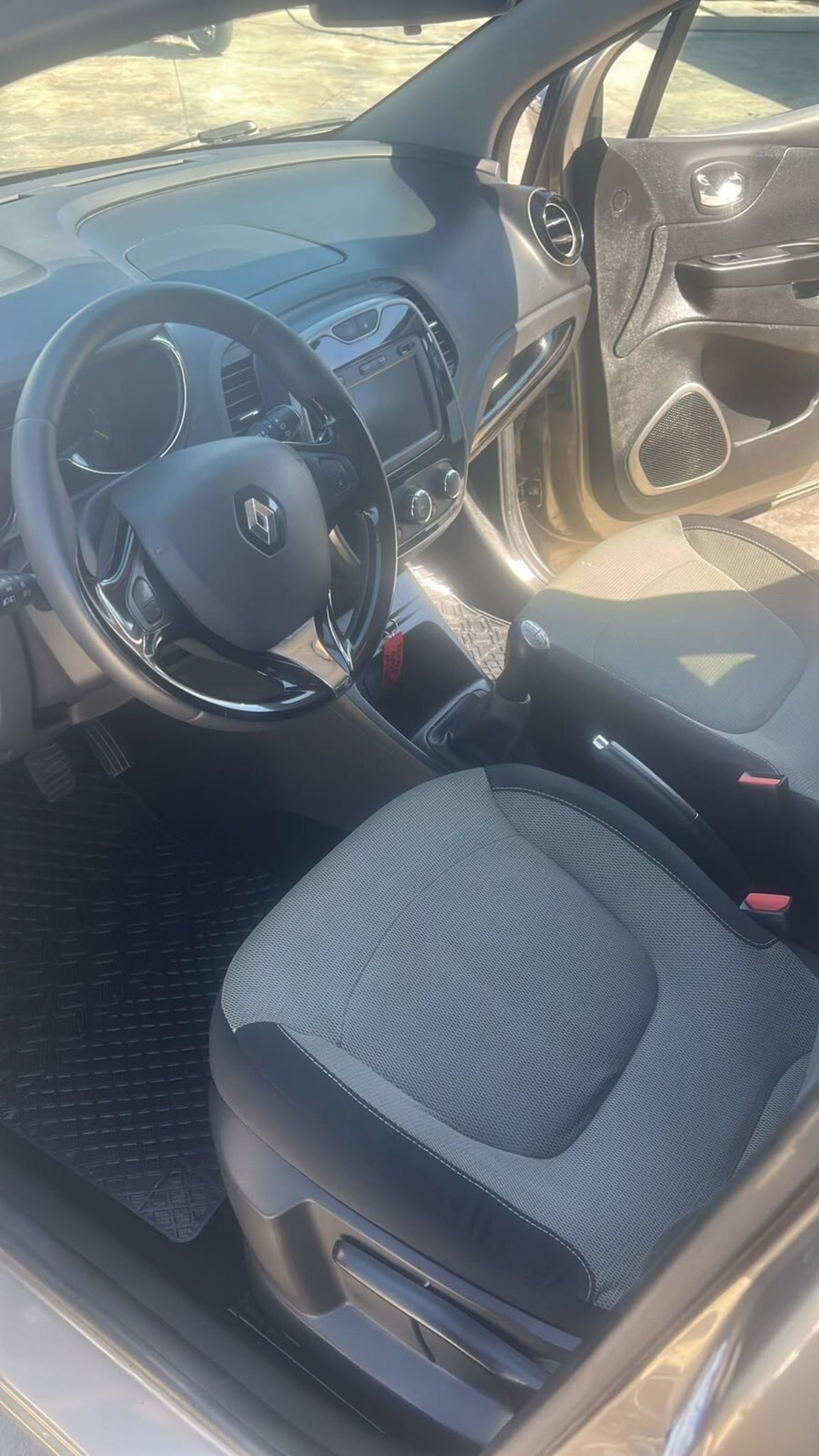 Renault Captur 1.5 dCi 8V 90 CV Start&Stop Energy R-Link (11)