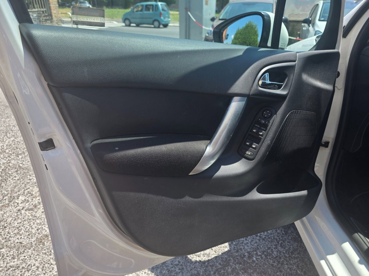Citroen C3 1.1 airdream Exclusive (4)
