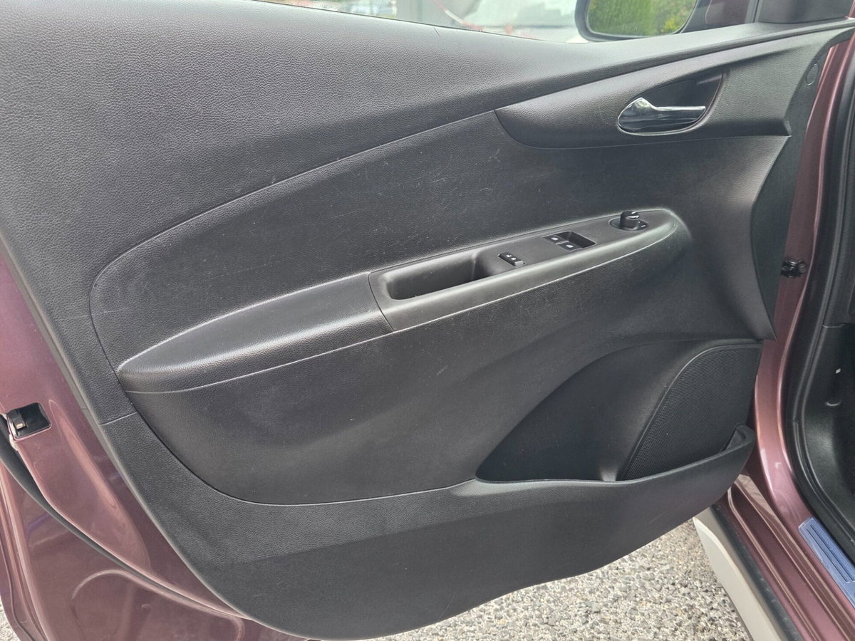 Opel Karl Rocks 1.0 73 CV (3)
