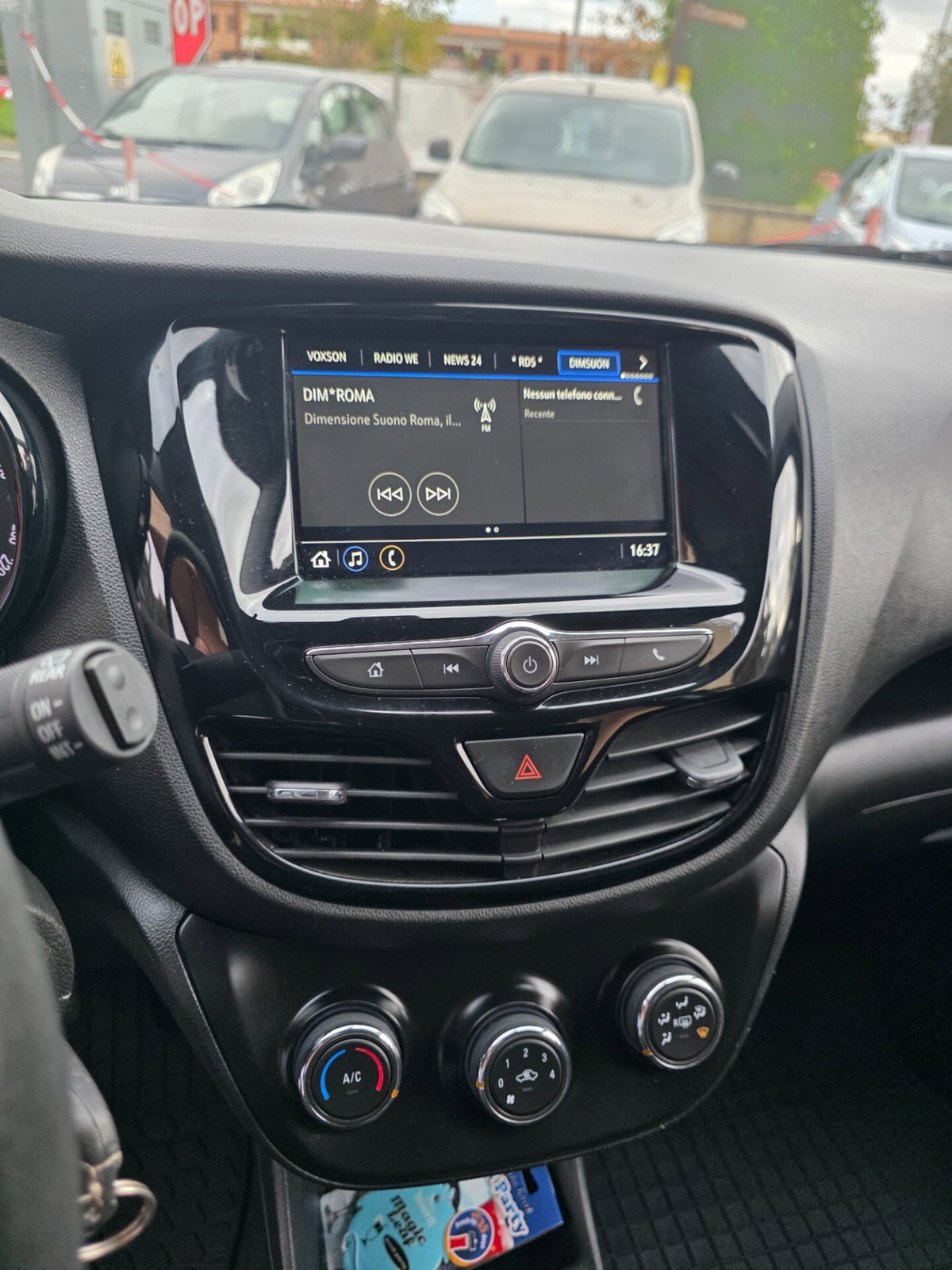 Opel Karl Rocks 1.0 73 CV (7)