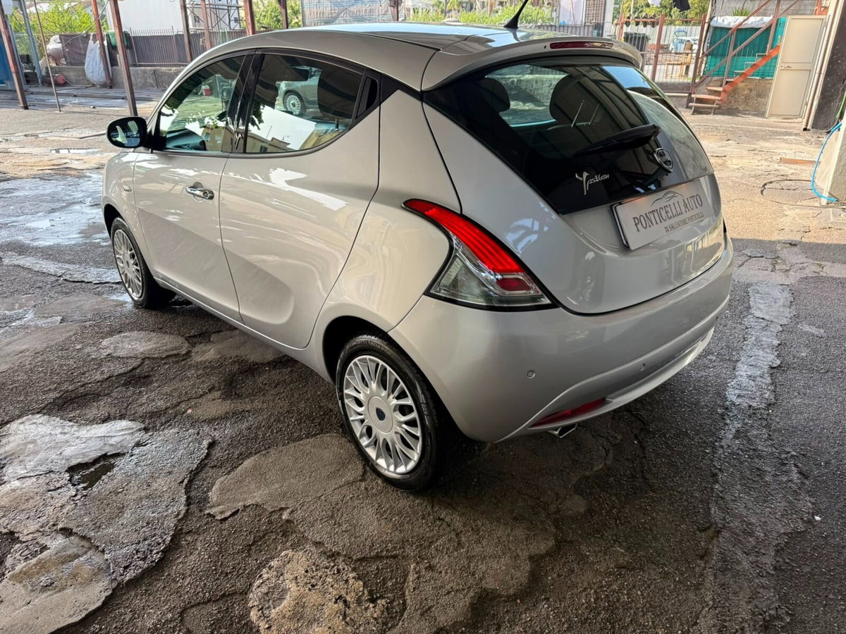 Lancia Ypsilon 1.3 MJT 16V 95 CV 5 porte S&S Mya (3)