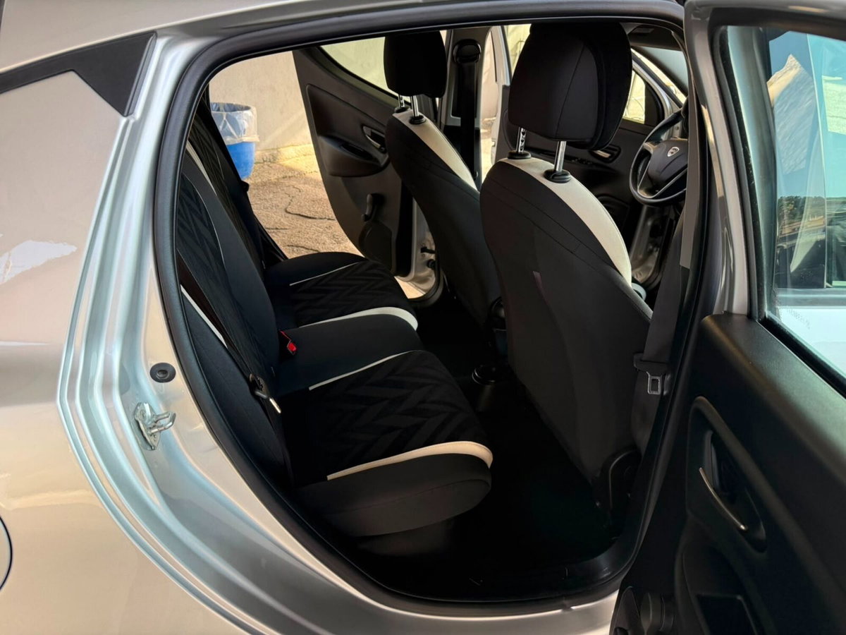 Lancia Ypsilon 1.3 MJT 16V 95 CV 5 porte S&S Mya (6)