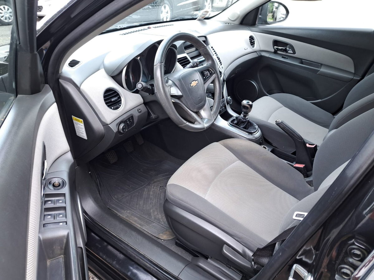 Chevrolet Cruze 1.8 5 porte LT GPL (11)