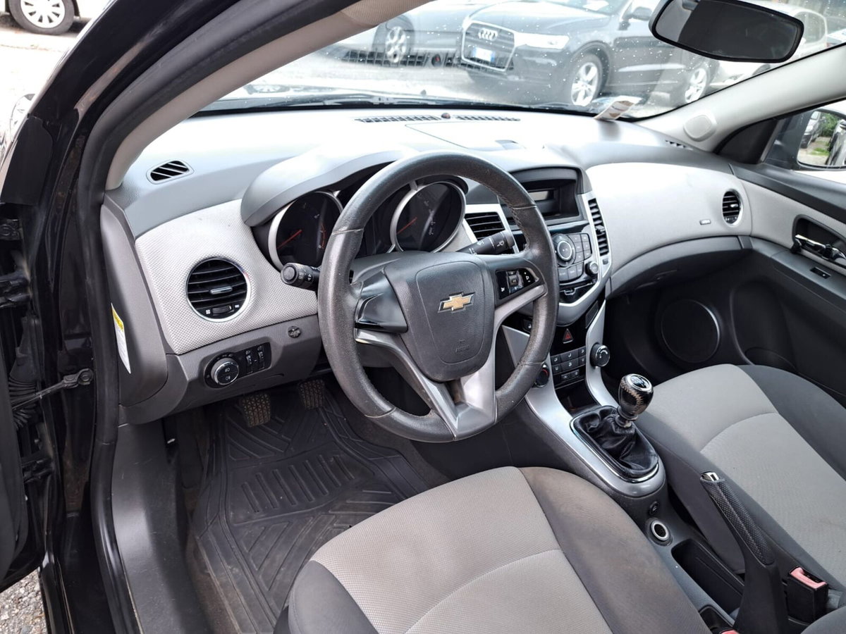 Chevrolet Cruze 1.8 5 porte LT GPL (13)