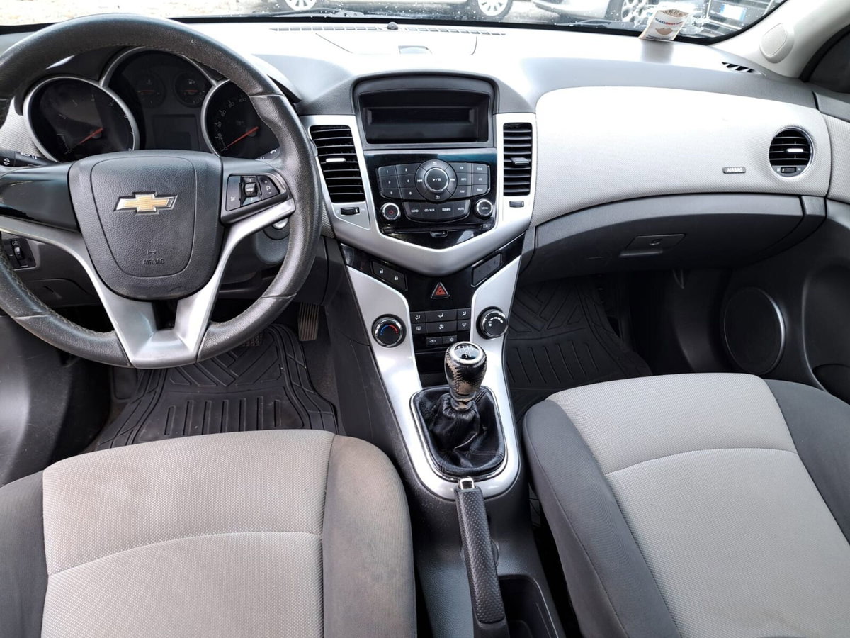 Chevrolet Cruze 1.8 5 porte LT GPL (17)