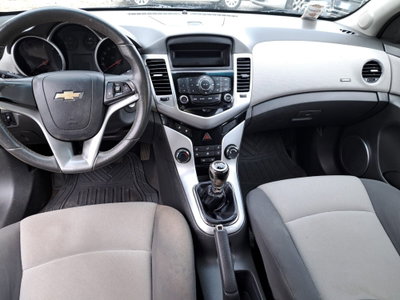 Chevrolet Cruze 1.8 5 porte LT GPL (17)