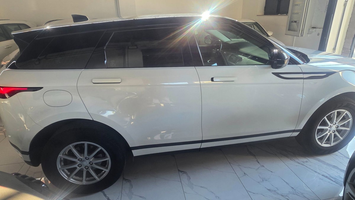 Land Rover Range Rover Evoque 2.0D I4-L.Flw 150 CV AWD Auto R-Dynamic (5)