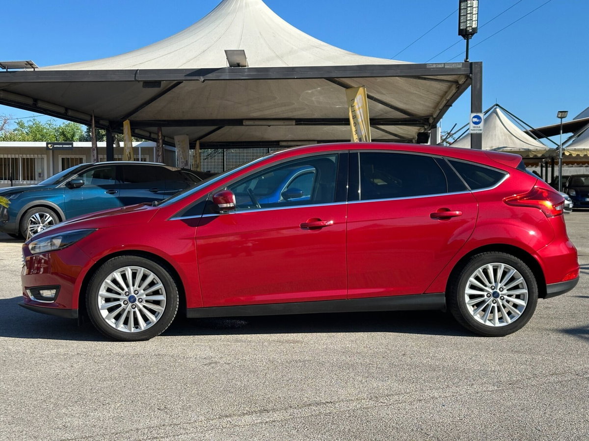 Ford Focus 1.5 TDCi 120 CV Start&Stop Titanium (4)
