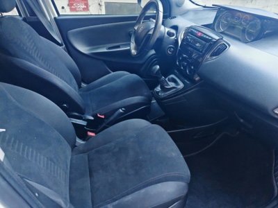 Lancia Ypsilon 0.9 TwinAir 85 CV 5 porte S&S DFN Gold (11)