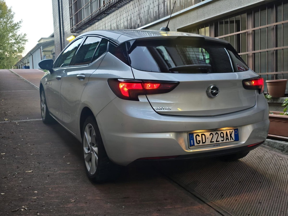 Opel Astra 1.5 CDTI 122 CV S&S 5 porte GS Line (6)