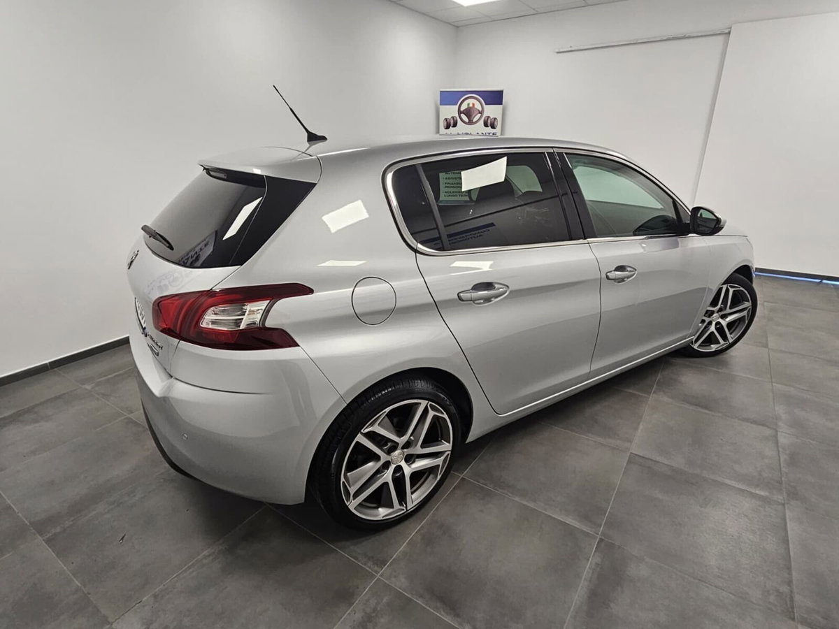 Peugeot 308 PureTech Turbo 130 S&S EAT6 Allure (4)