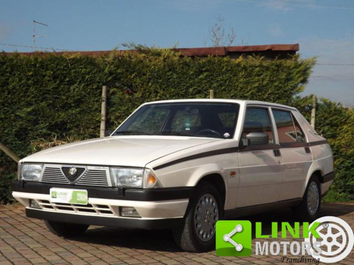 Alfa Romeo 75 2.0
