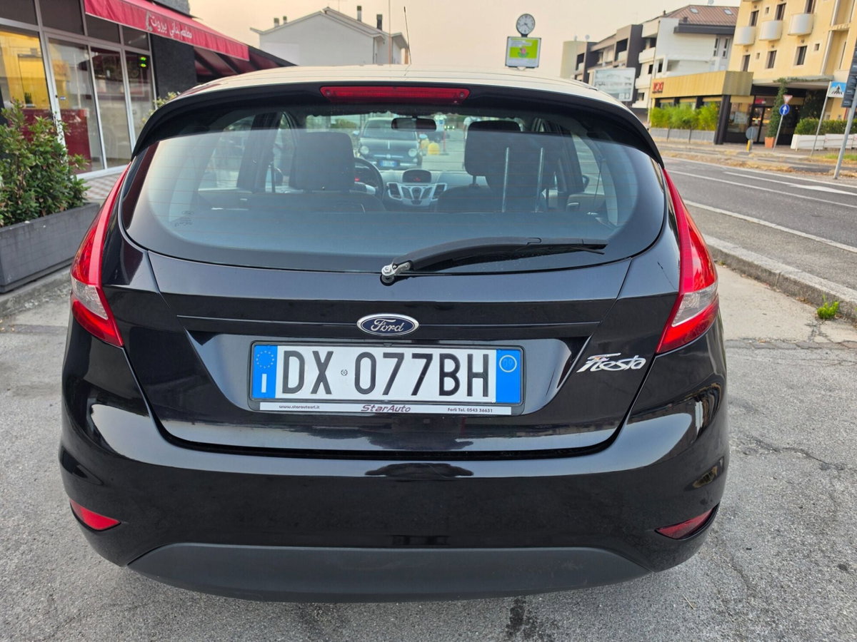 Ford Fiesta 1.4 5 porte Bz.- GPL Titanium (3)