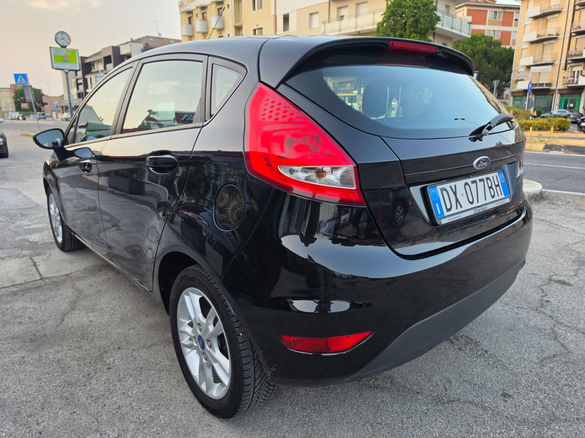 Ford Fiesta 1.4 5 porte Bz.- GPL Titanium (4)