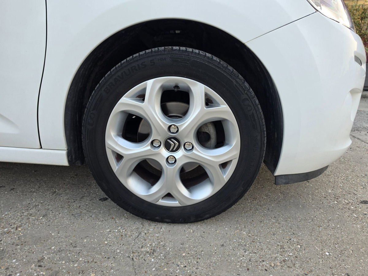 Citroen C3 1.4 HDi 70 Exclusive (4)