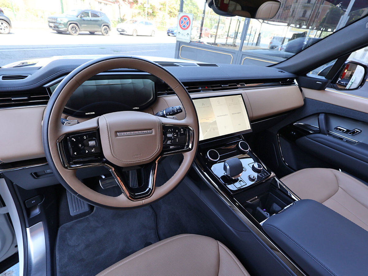 Land Rover Range Rover Sport 3.0D l6 249 CV HSE Dynamic Stealth (12)