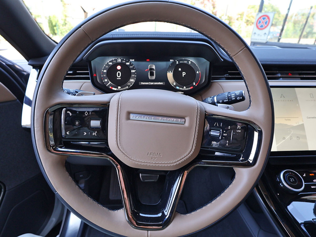 Land Rover Range Rover Sport 3.0D l6 249 CV HSE Dynamic Stealth (16)