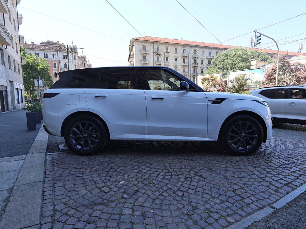 Land Rover Range Rover Sport 3.0D l6 249 CV HSE Dynamic Stealth (3)