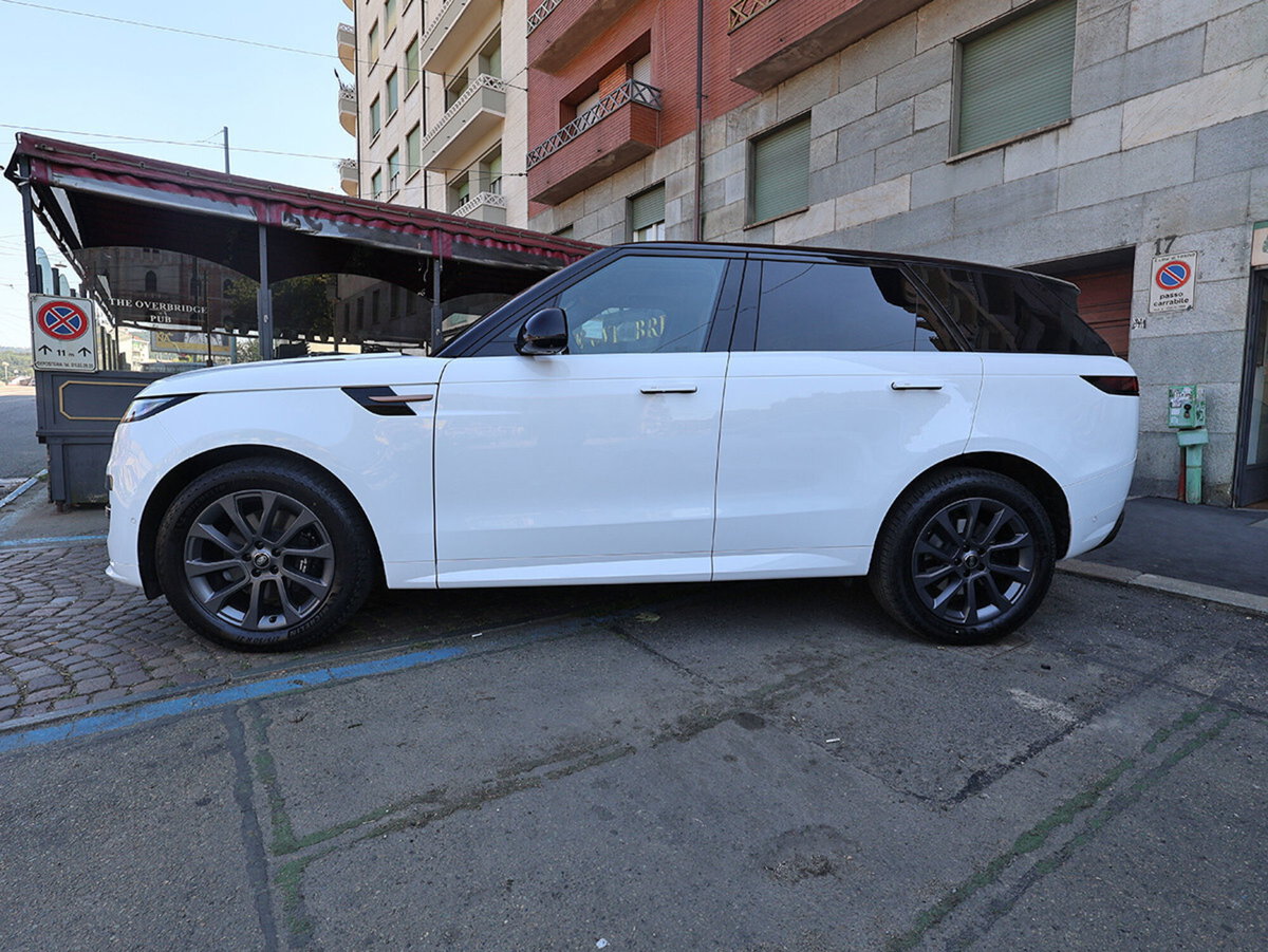 Land Rover Range Rover Sport 3.0D l6 249 CV HSE Dynamic Stealth (5)