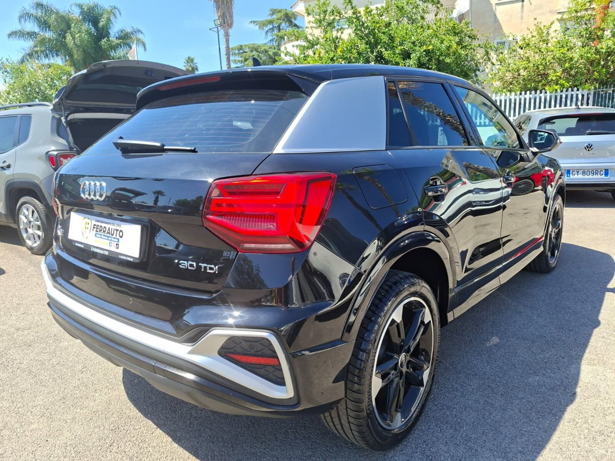 Audi Q2 30 2.0 tdi Identity Black (19)