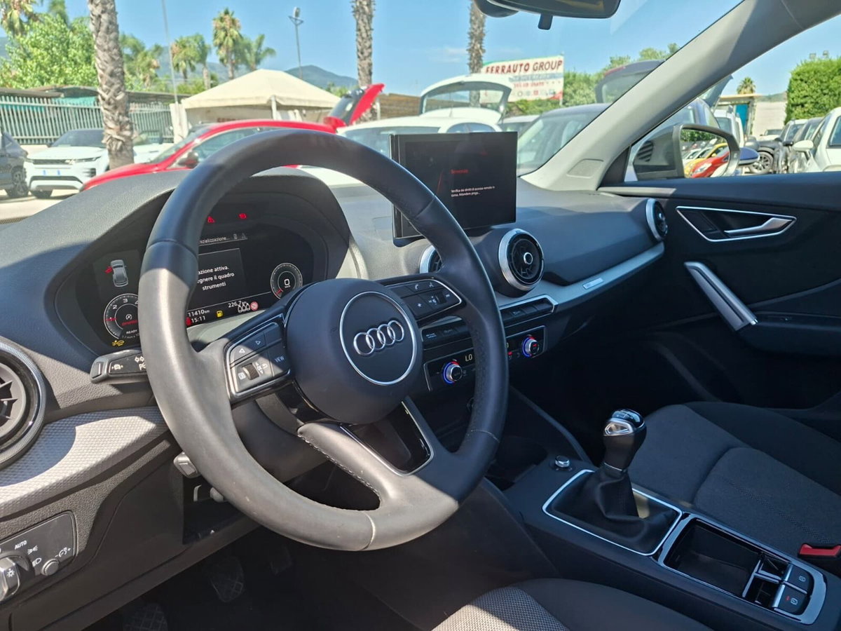 Audi Q2 30 2.0 tdi Identity Black (7)