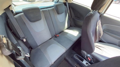 Ford Ka 1.2 8V 69CV Titanium (10)