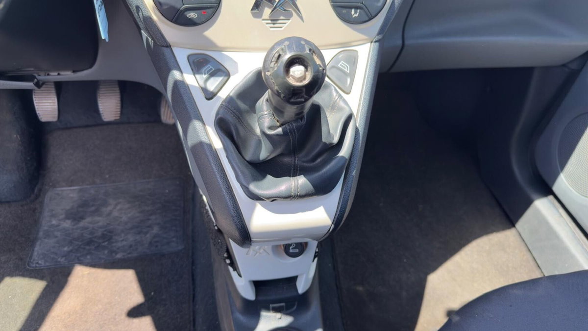 Ford Ka 1.2 8V 69CV Titanium (12)