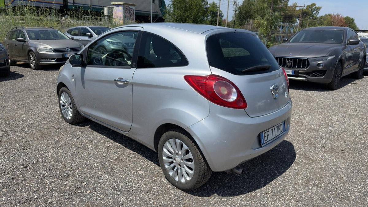 Ford Ka 1.2 8V 69CV Titanium (2)